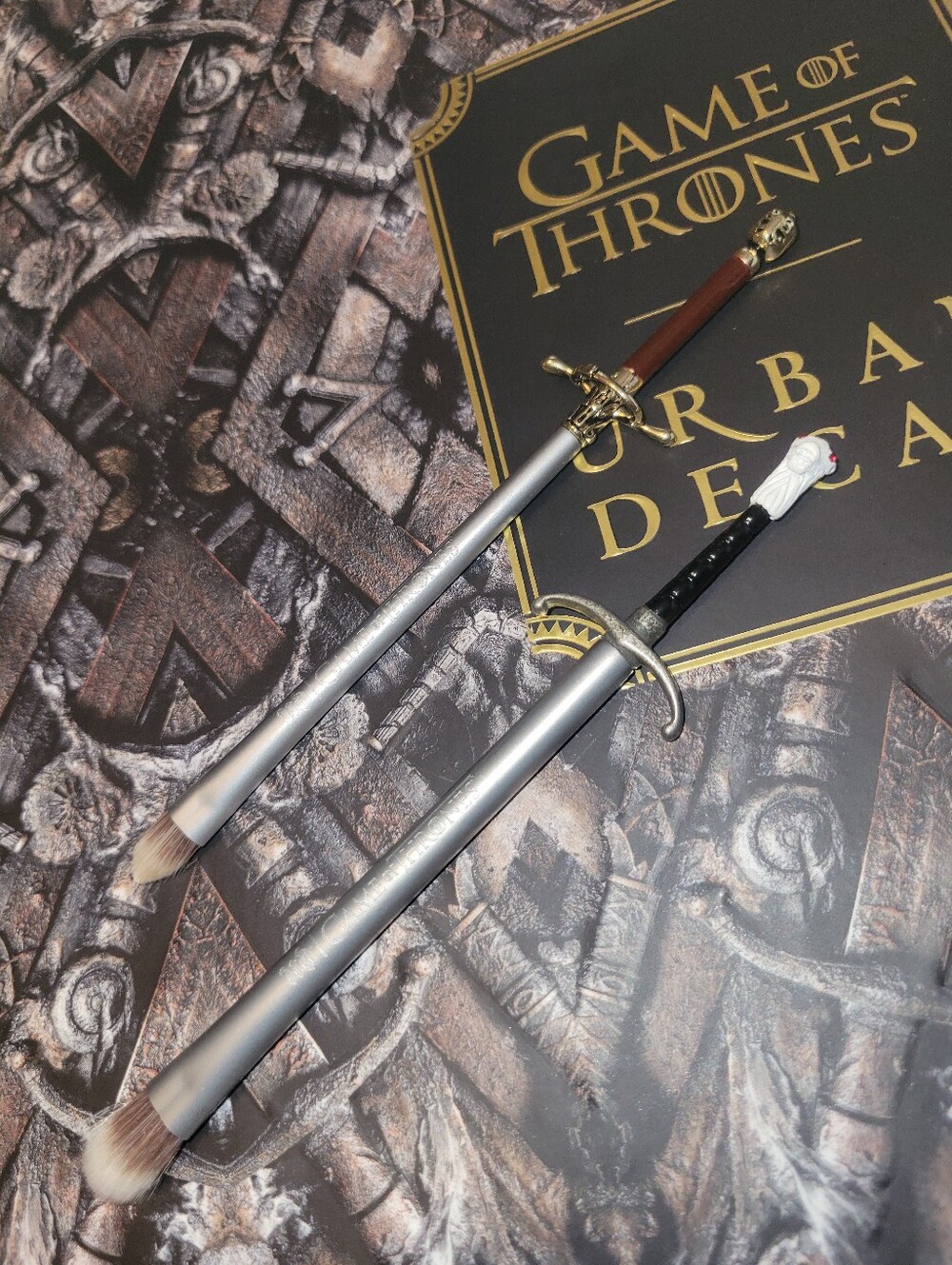 Urban Decay x Game of Thrones Longclaw & Needle Sword Makeup Brush Set RARE